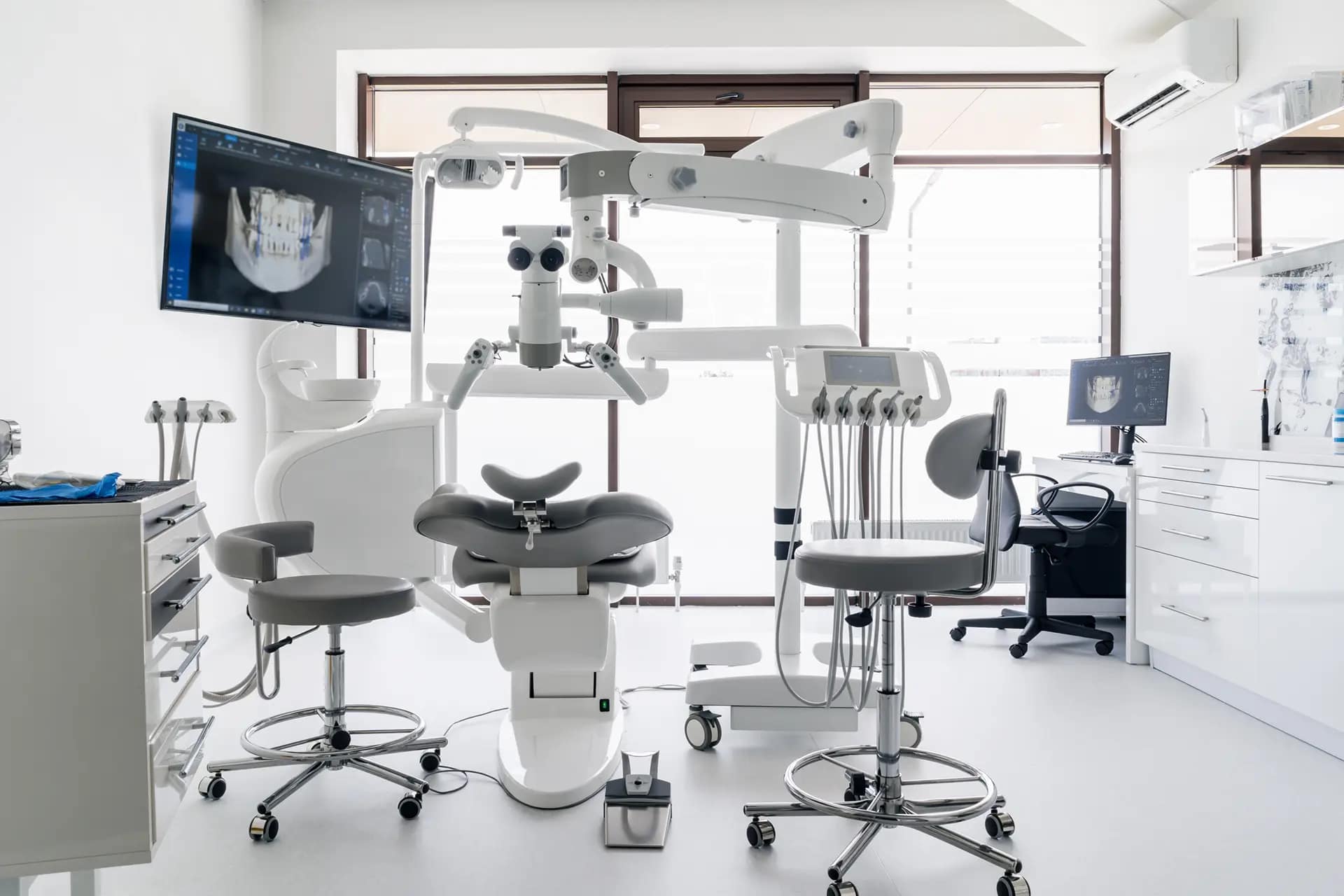 Choosing the Right Equipment to Reduce Risk in Your Dental Practice